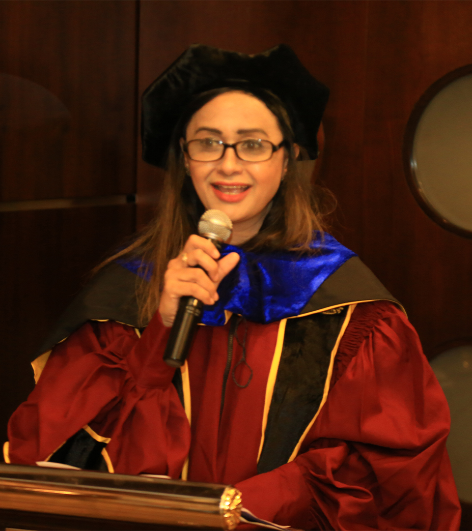 Dr. Farah Akbar
